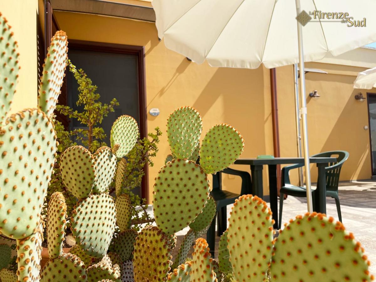 La Firenze Del Sud Bed & Breakfast เลชเช ภายนอก รูปภาพ