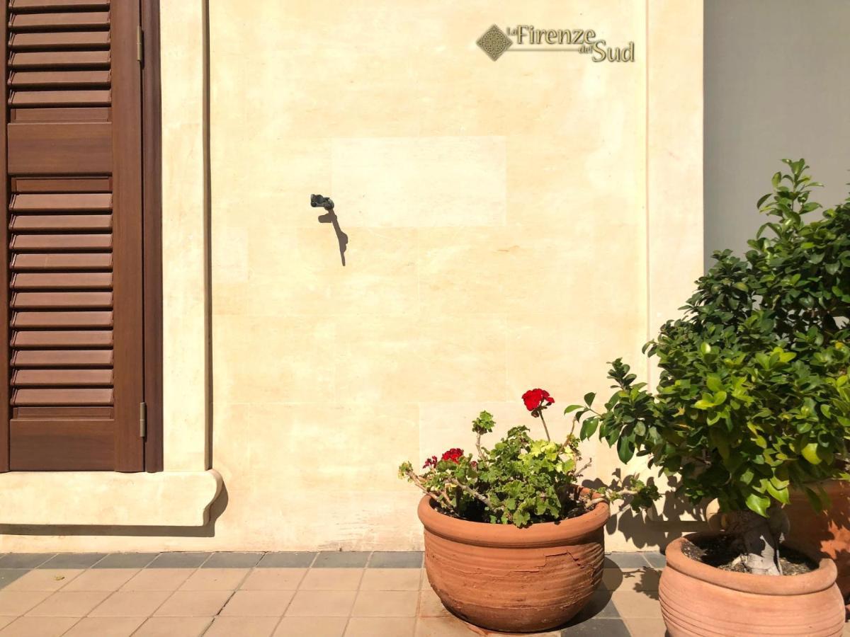 La Firenze Del Sud Bed & Breakfast เลชเช ภายนอก รูปภาพ