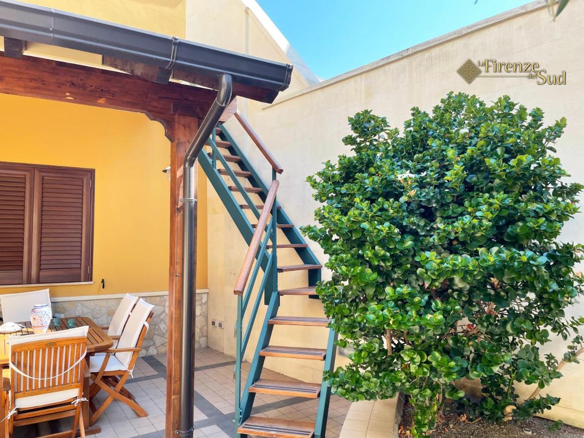 La Firenze Del Sud Bed & Breakfast เลชเช ภายนอก รูปภาพ