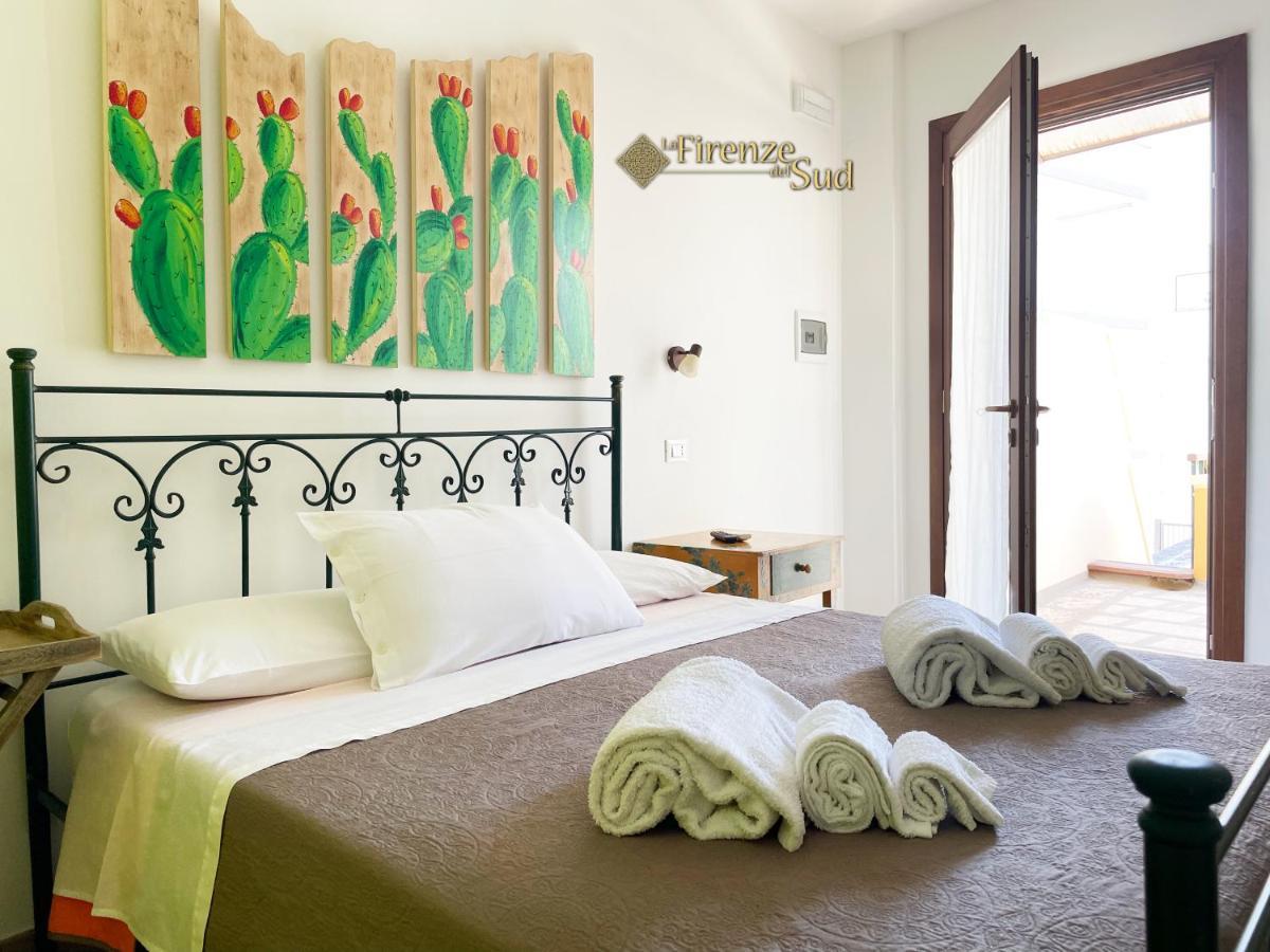 La Firenze Del Sud Bed & Breakfast เลชเช ภายนอก รูปภาพ